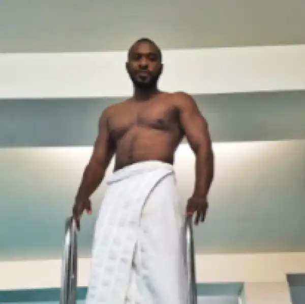 Actor Eyinna Nwigwe, Shares Sexy Photo Wearing Nothing but his Towel